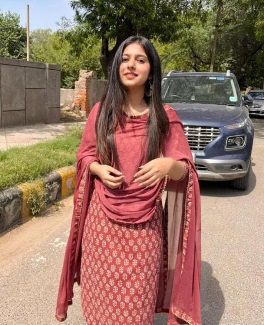 Call Girls in Akbarpur